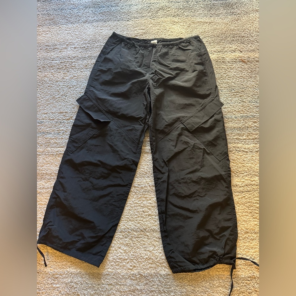 Barely Worn No Boundaries Black Cropped Pants Size L Item #PHK7119